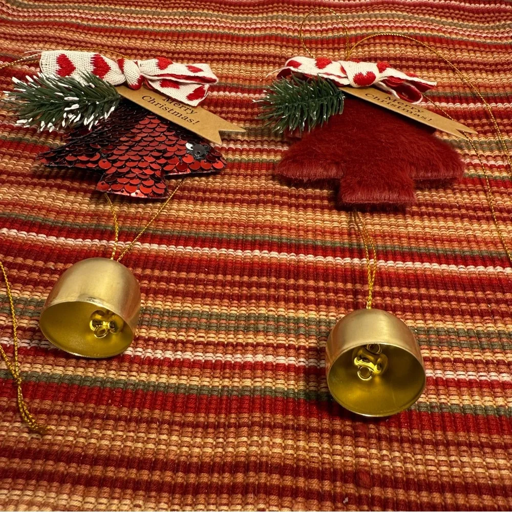 NWT Christmas Tree Ornaments Plush Decoration Bells Hanging Gift Wind Chimes